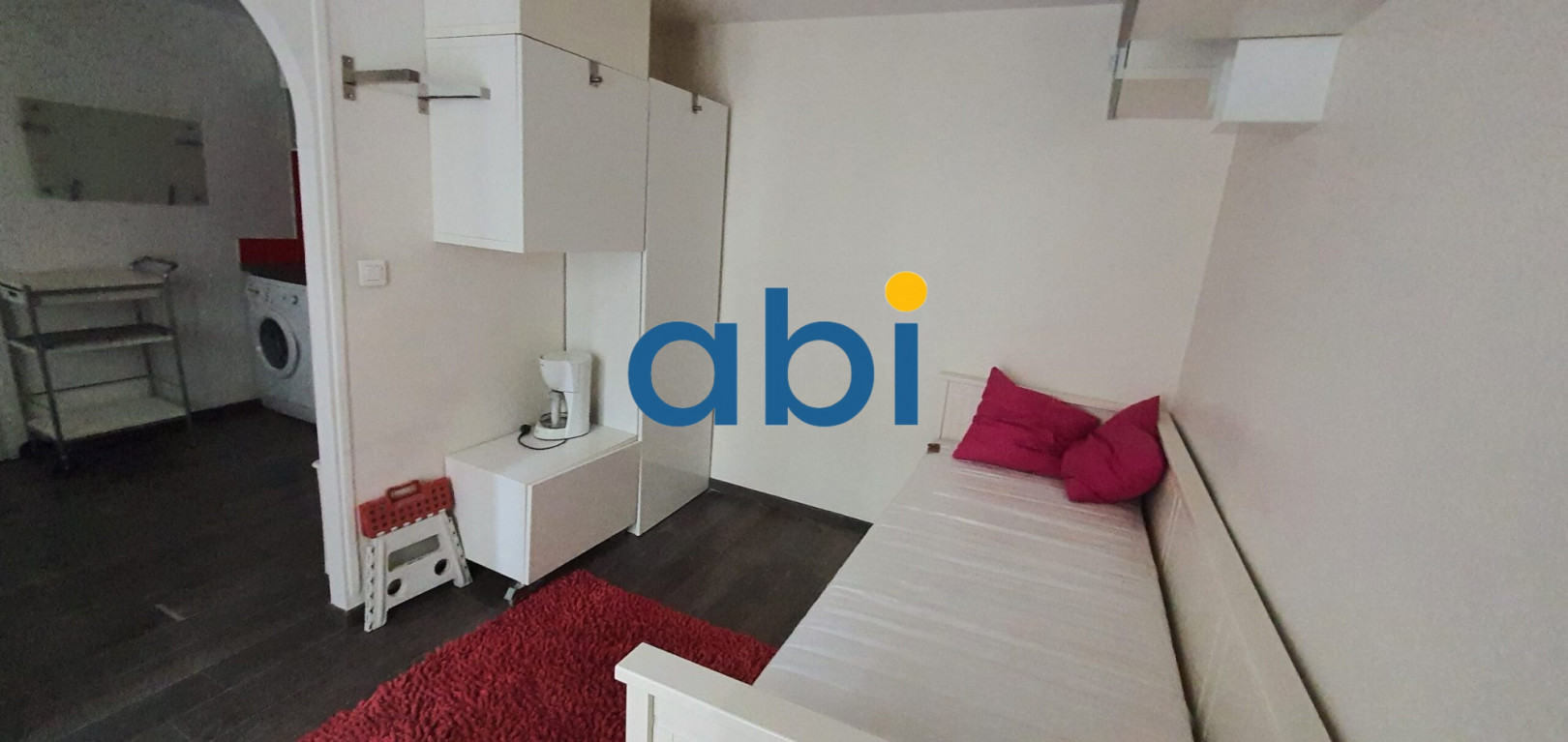 
                                                Location
                                                 Charmant studio Rue de 24 m2 meublé