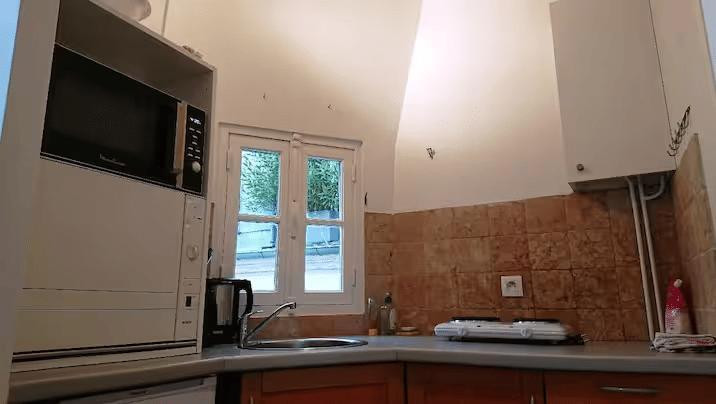 
                                                Location
                                                 Charmant Studio style Loft bail mobilité