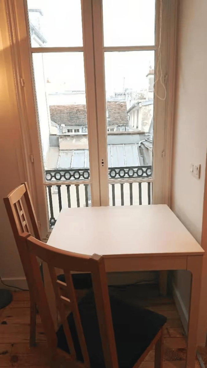 
                                                Location
                                                 Charmant Studio style Loft bail mobilité