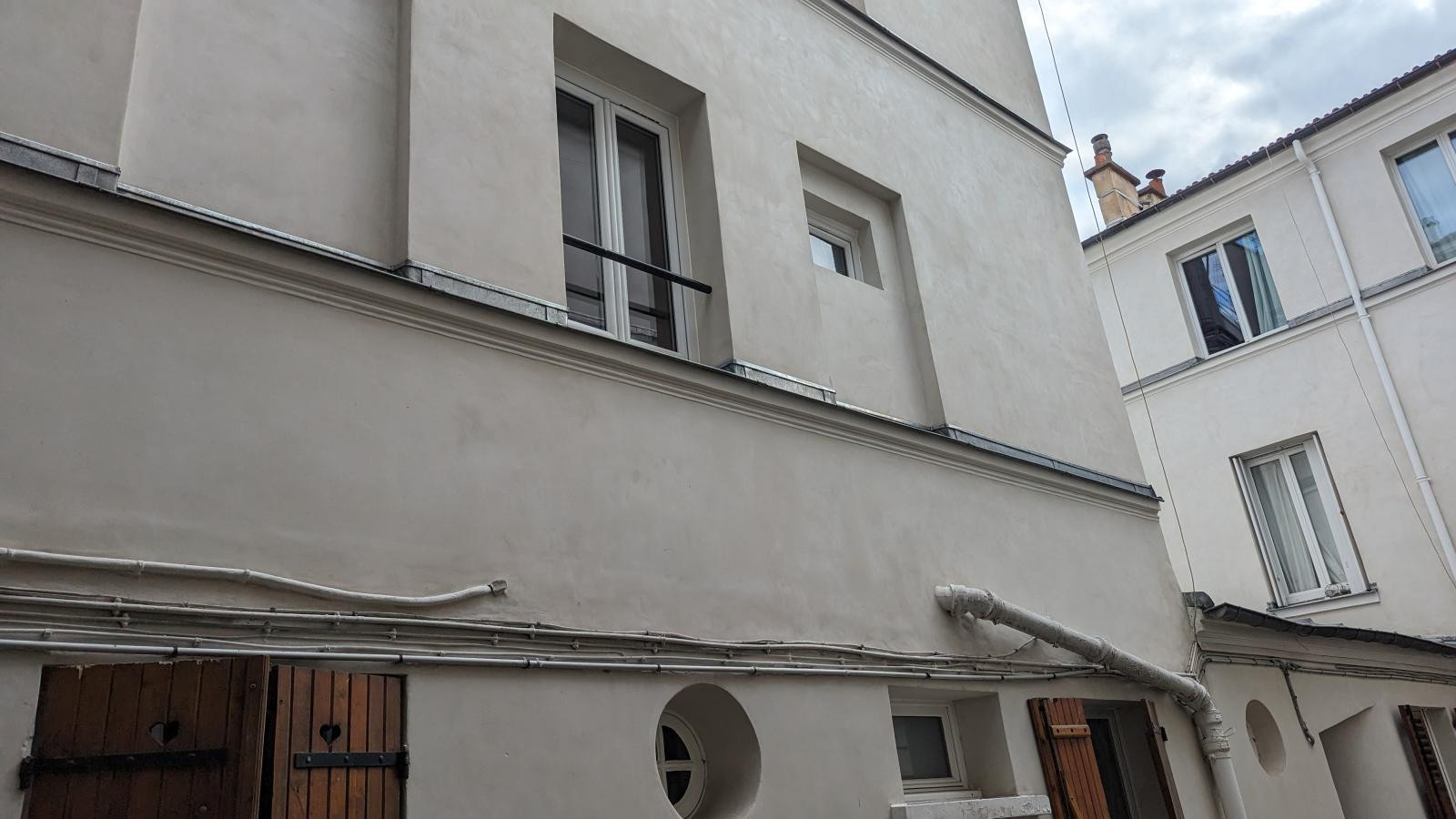 
                                                Location
                                                 Charmant studio ultra calme