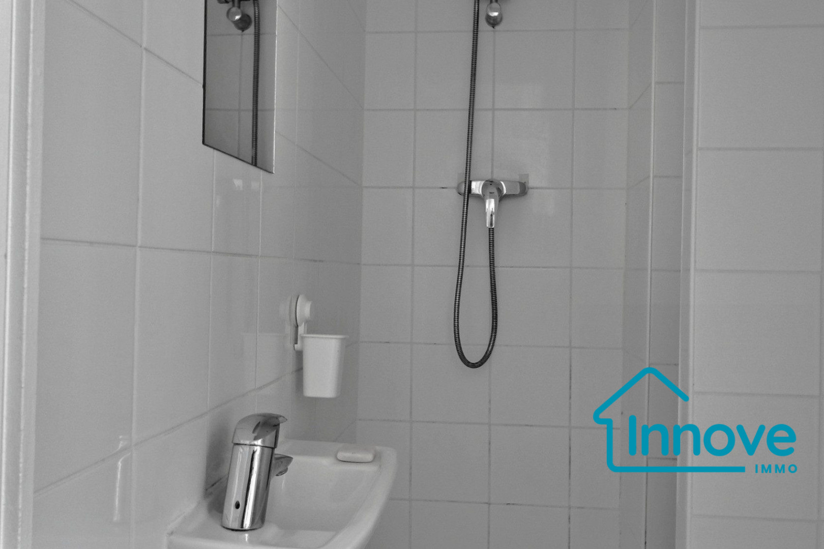 
                                                Vente
                                                 Charmant sudio de 20m² Versailles Montreuil