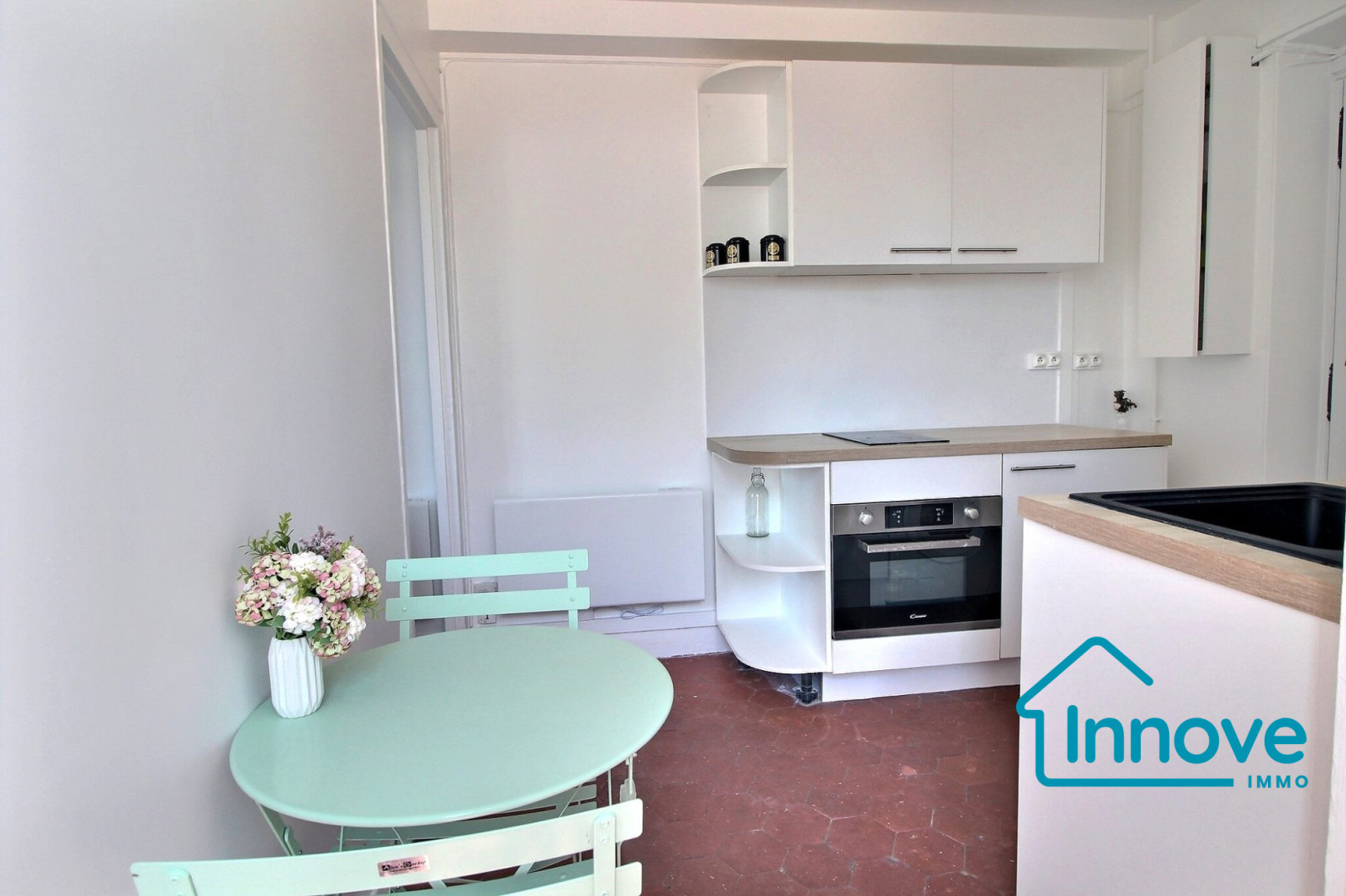 
                                                Vente
                                                 Charmant sudio de 20m² Versailles Montreuil