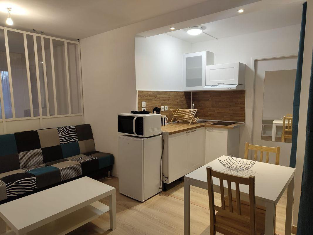 
                                                Location
                                                 Charmant T1 avec coin nuit séparé