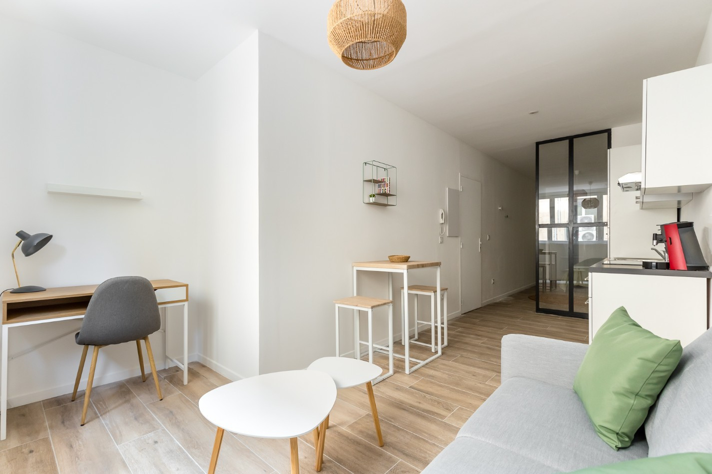 
                                                Location
                                                 Charmant T1 bis lumineux à deux pas du Vieux-Port