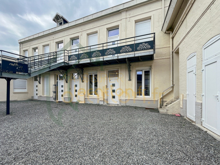 
                                                Location
                                                 Charmant T1 BIS meublé complètement rénové