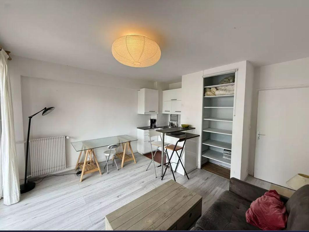 
                                                Location
                                                 Charmant T1 Meublé – 25 m² – Paris 15ème