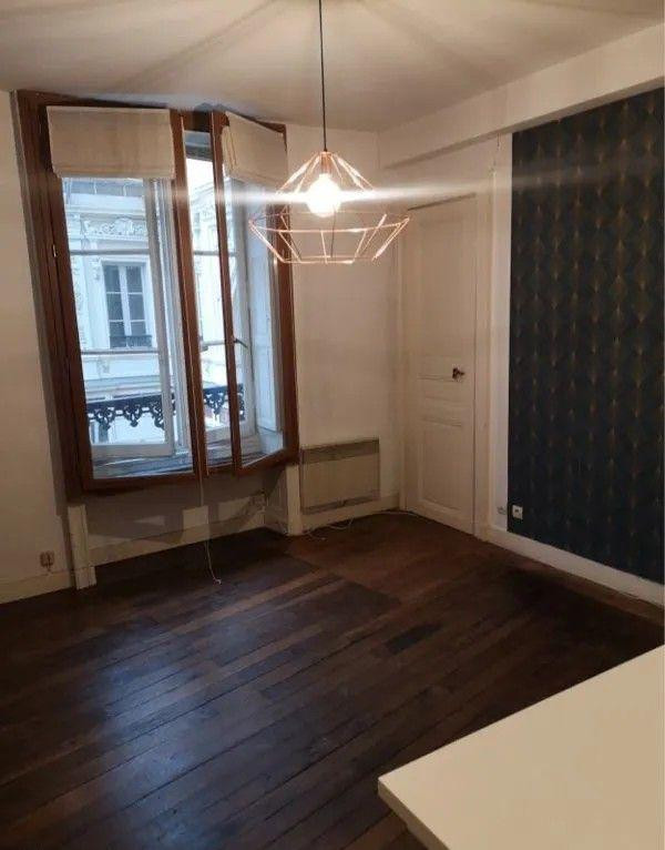 
                                                Location
                                                 Charmant T2 32m² Passage Pommeraye plein de charme