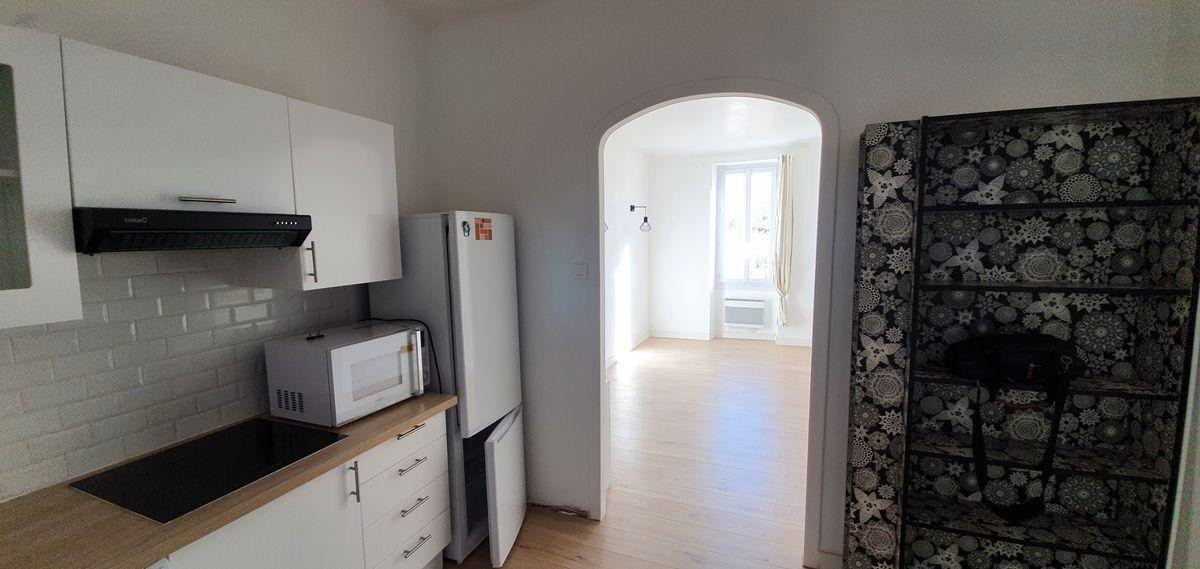 
                                                Location
                                                 Charmant T2