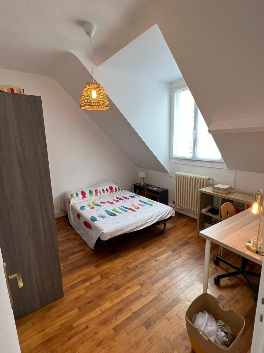 
                                                Location
                                                 Charmant T2 aux prébendes. Chauffage inclus.