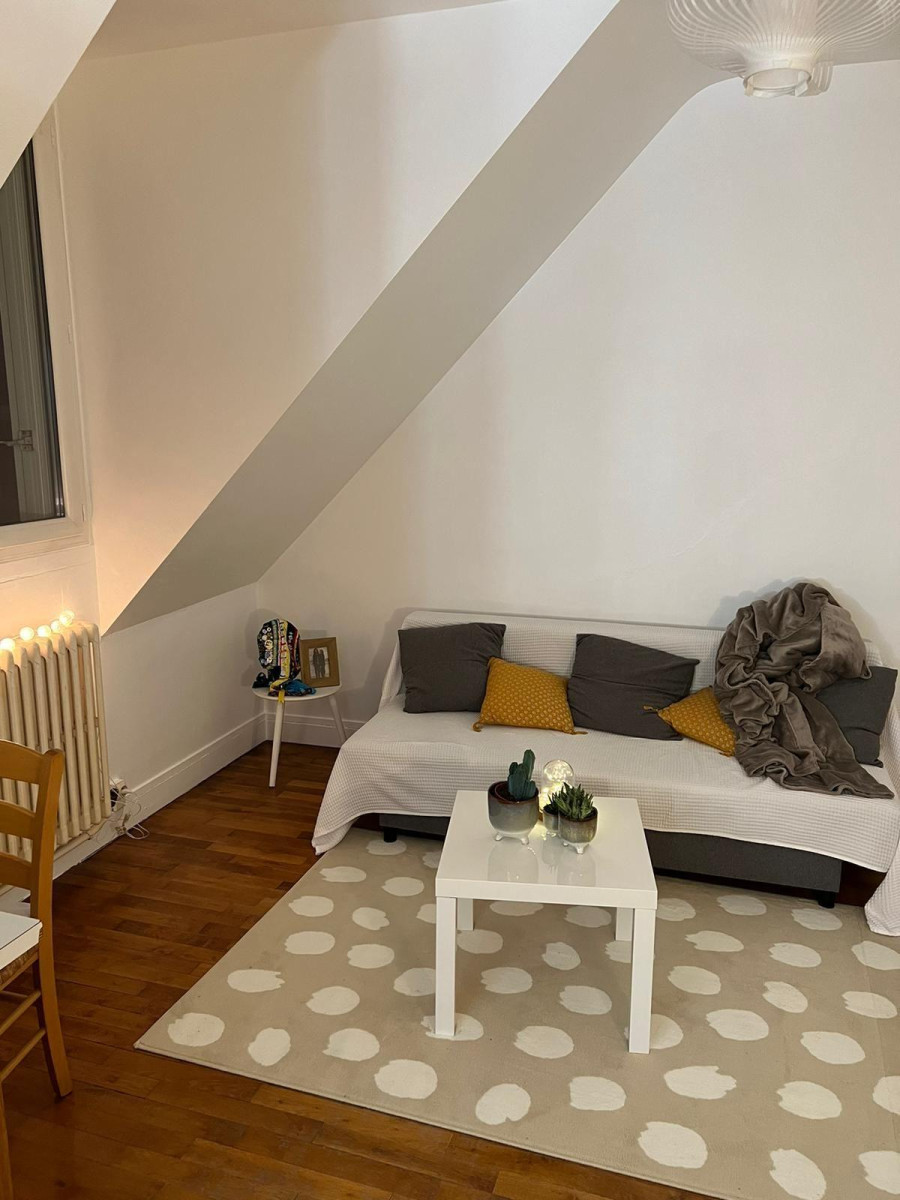 
                                                Location
                                                 Charmant T2 aux prébendes. Chauffage inclus.