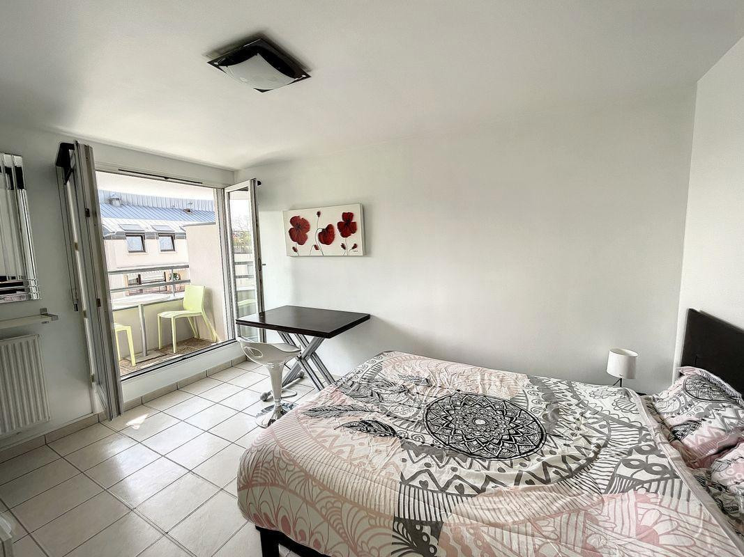 
                                                Location
                                                 Charmant T2, balcon, cave