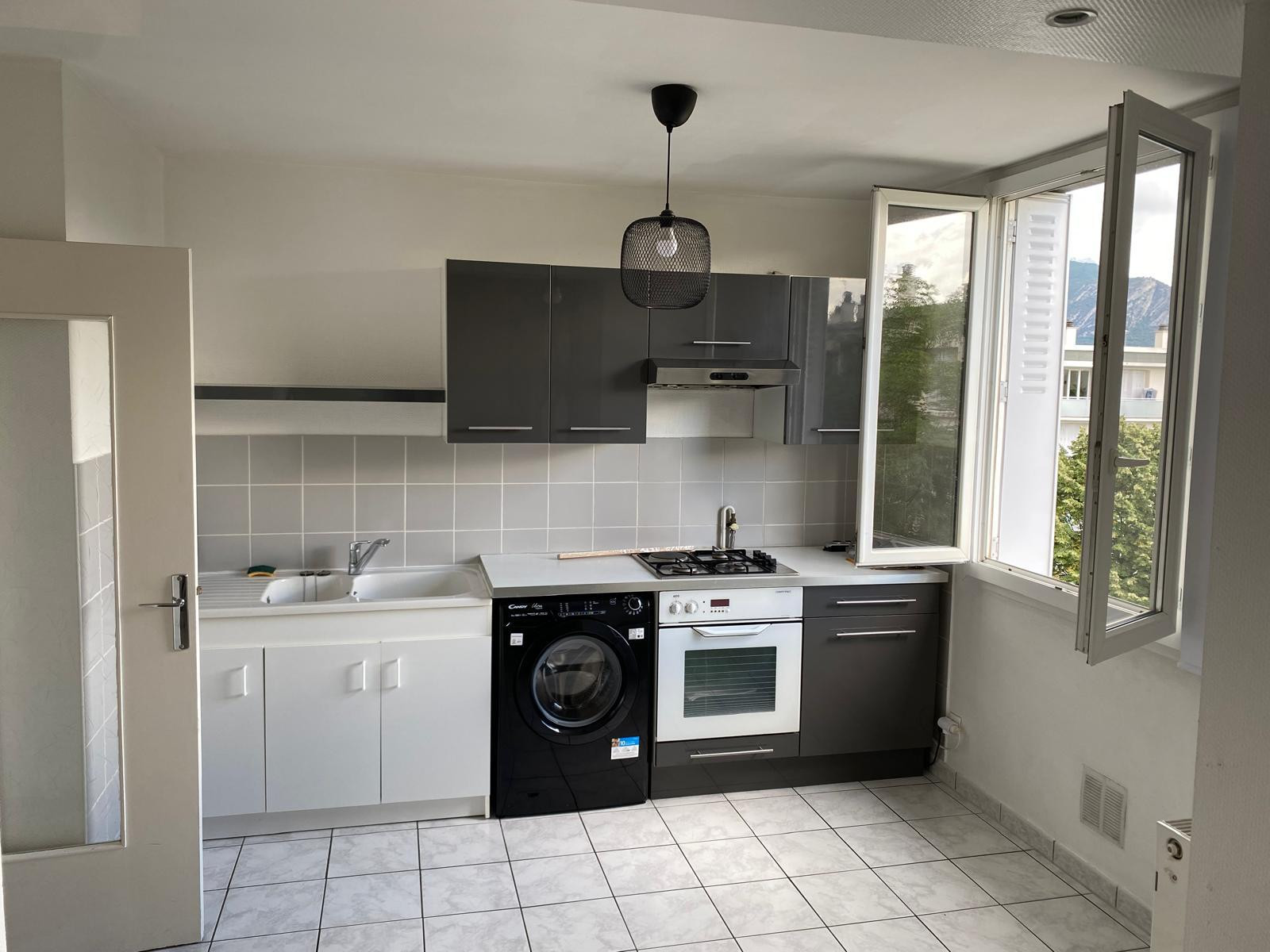 
                                                Location
                                                 CHARMANT T2 CALME ET SECURISE