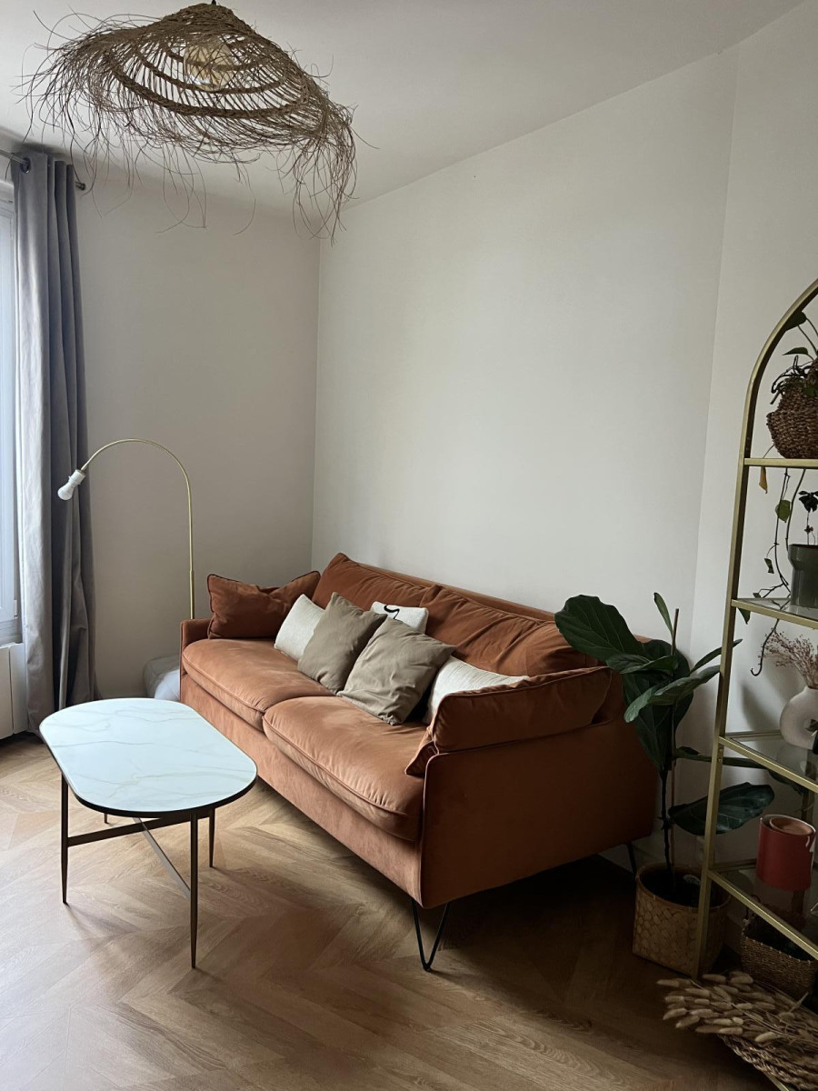 
                                                Location
                                                 Charmant T2 Cambronne Paris 15
