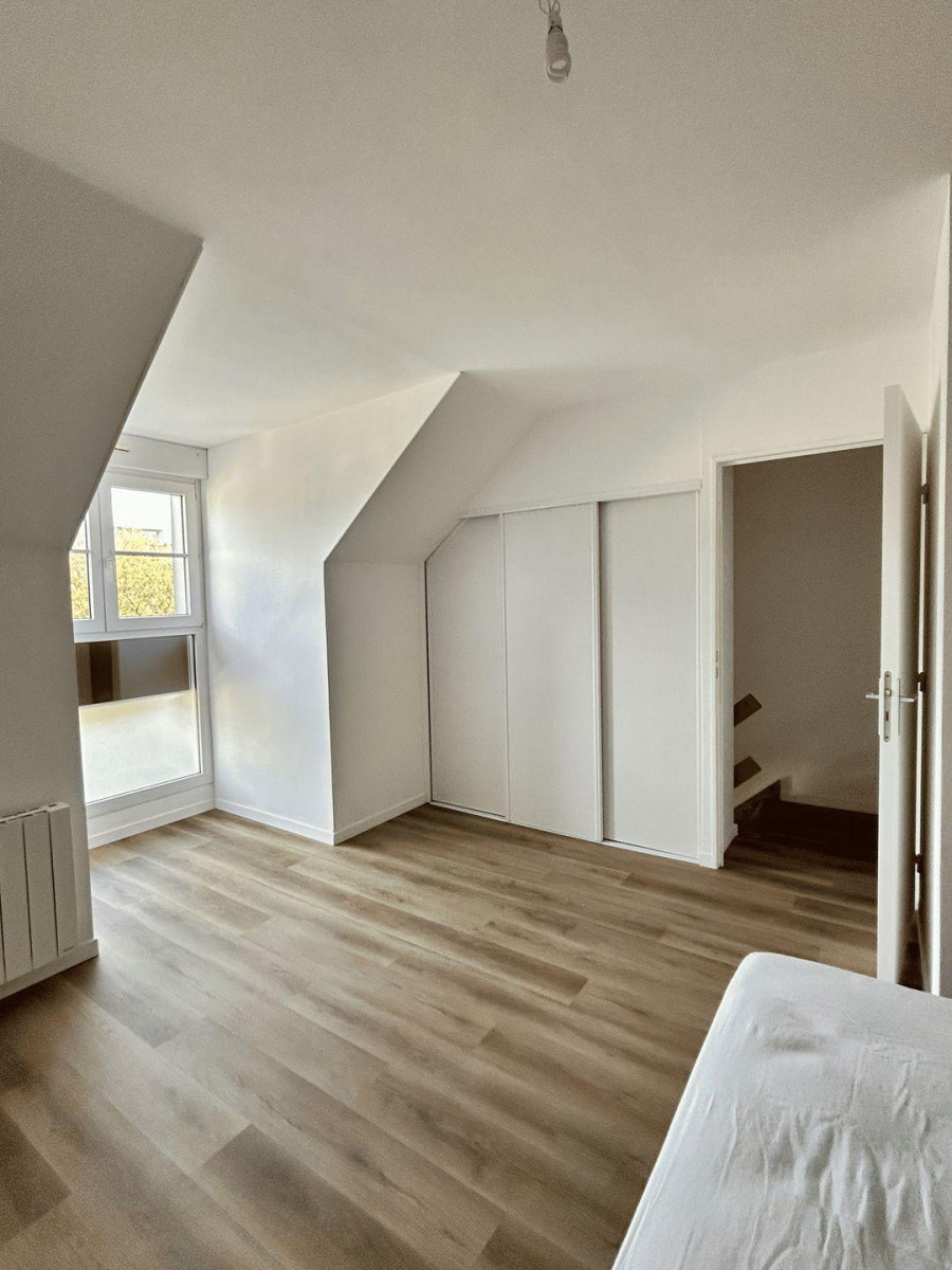 
                                                Location
                                                 Charmant T2 en duplex 40m² meublé et rénové