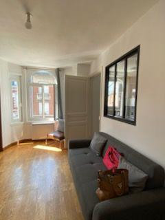 
                                                Location
                                                 Charmant T2 entièrement meublé 32m²