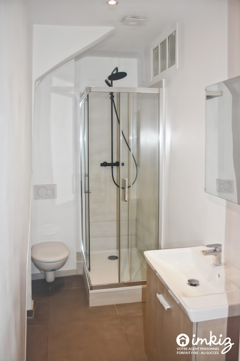 
                                                Vente
                                                 Charmant T2 meublé