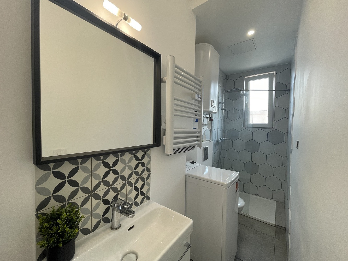 
                                                Location
                                                 Charmant T2 meublé et rénové – 28 m²