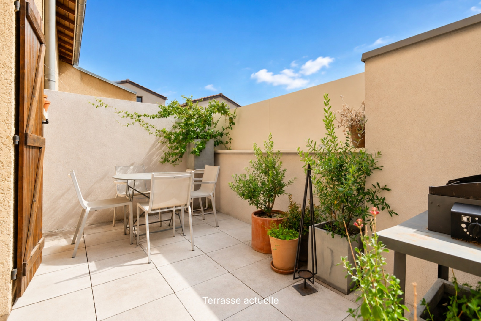 
                                                Vente
                                                 CHARMANT T3 EN DUPLEX AVEC TERRASSE CENTRE BRIGNAIS !