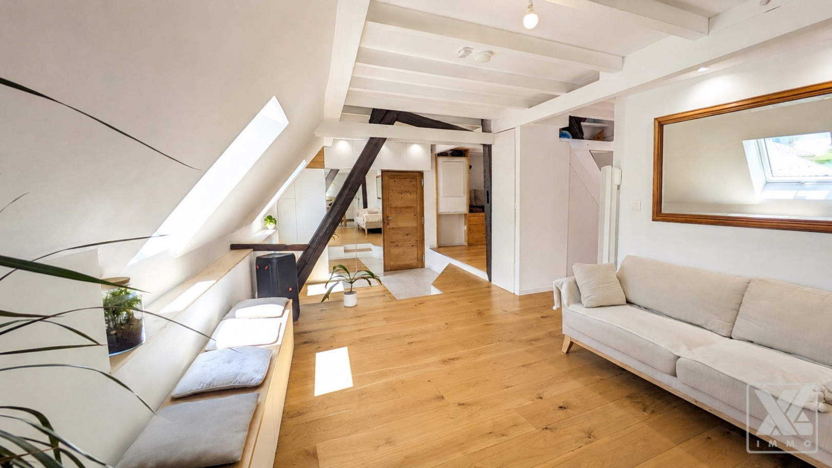 
                                                Vente
                                                 Briançon centre - Superbe type 4 en duplex