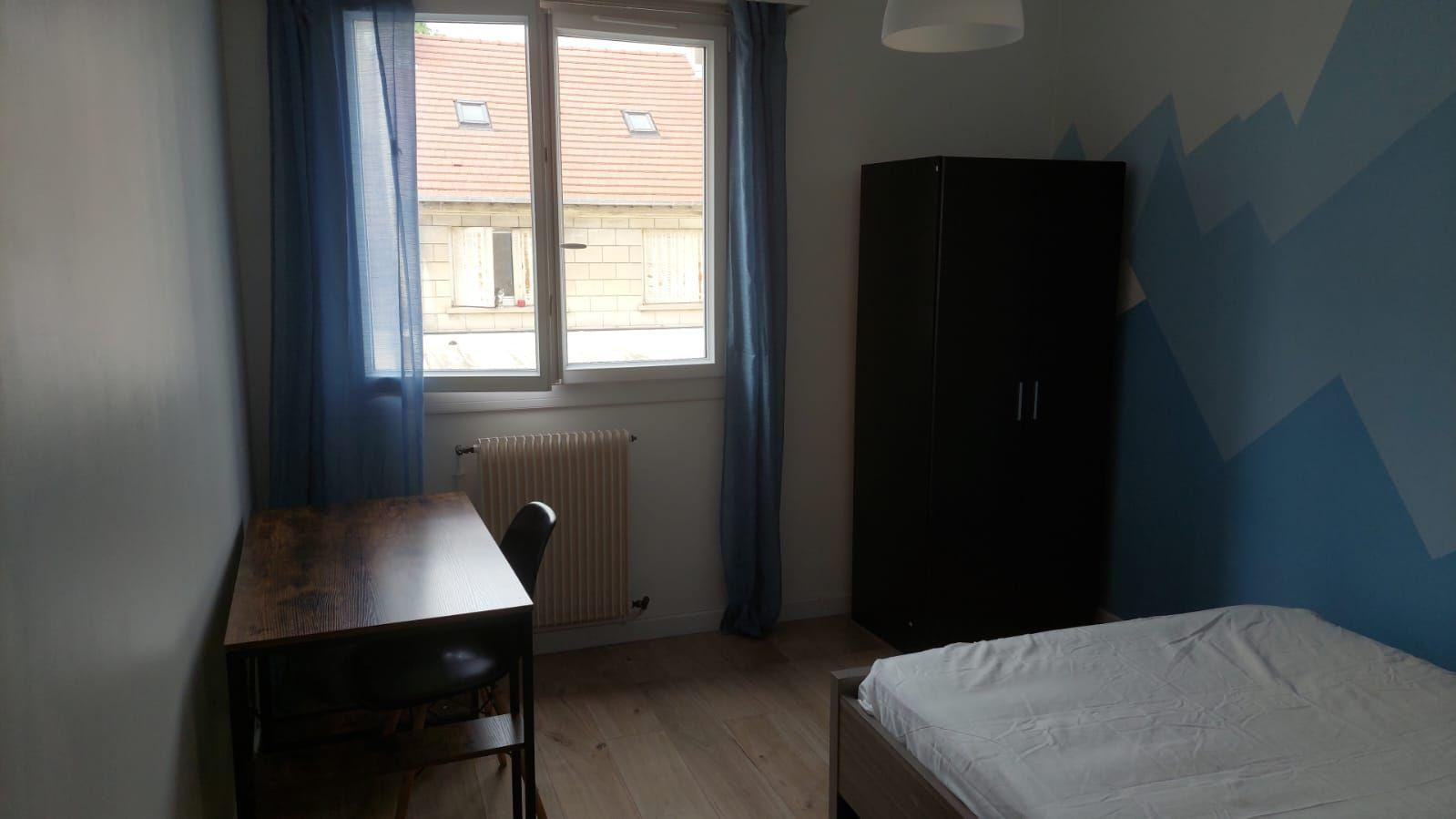 
                                                Colocation
                                                 Charmante Chambre meublée