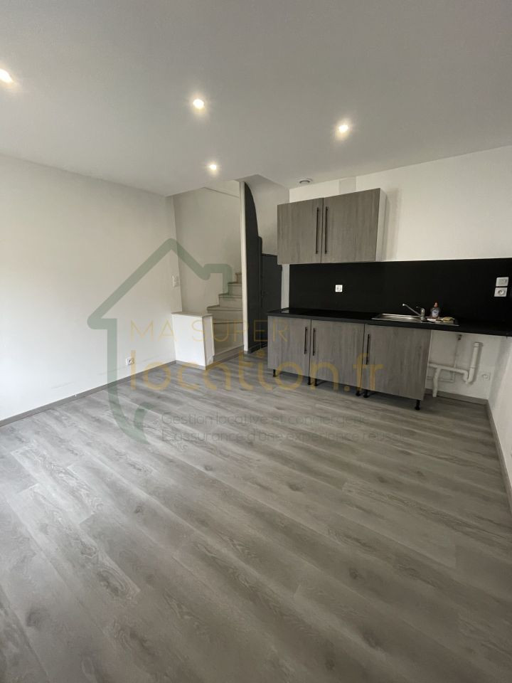 
                                                Location
                                                 Charmante Maison 2 pièces ST QUETIN