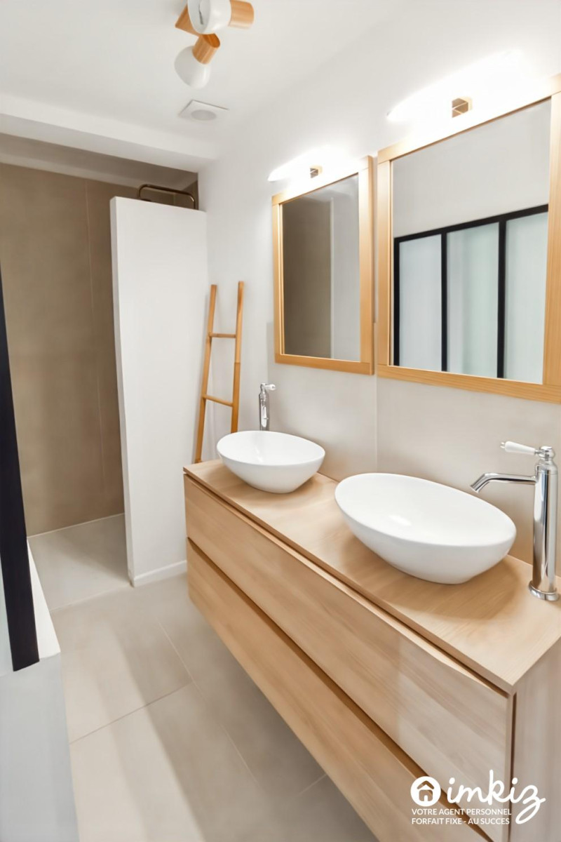 
                                                Vente
                                                 Charmante maison 3 pièces en pierre rénovée