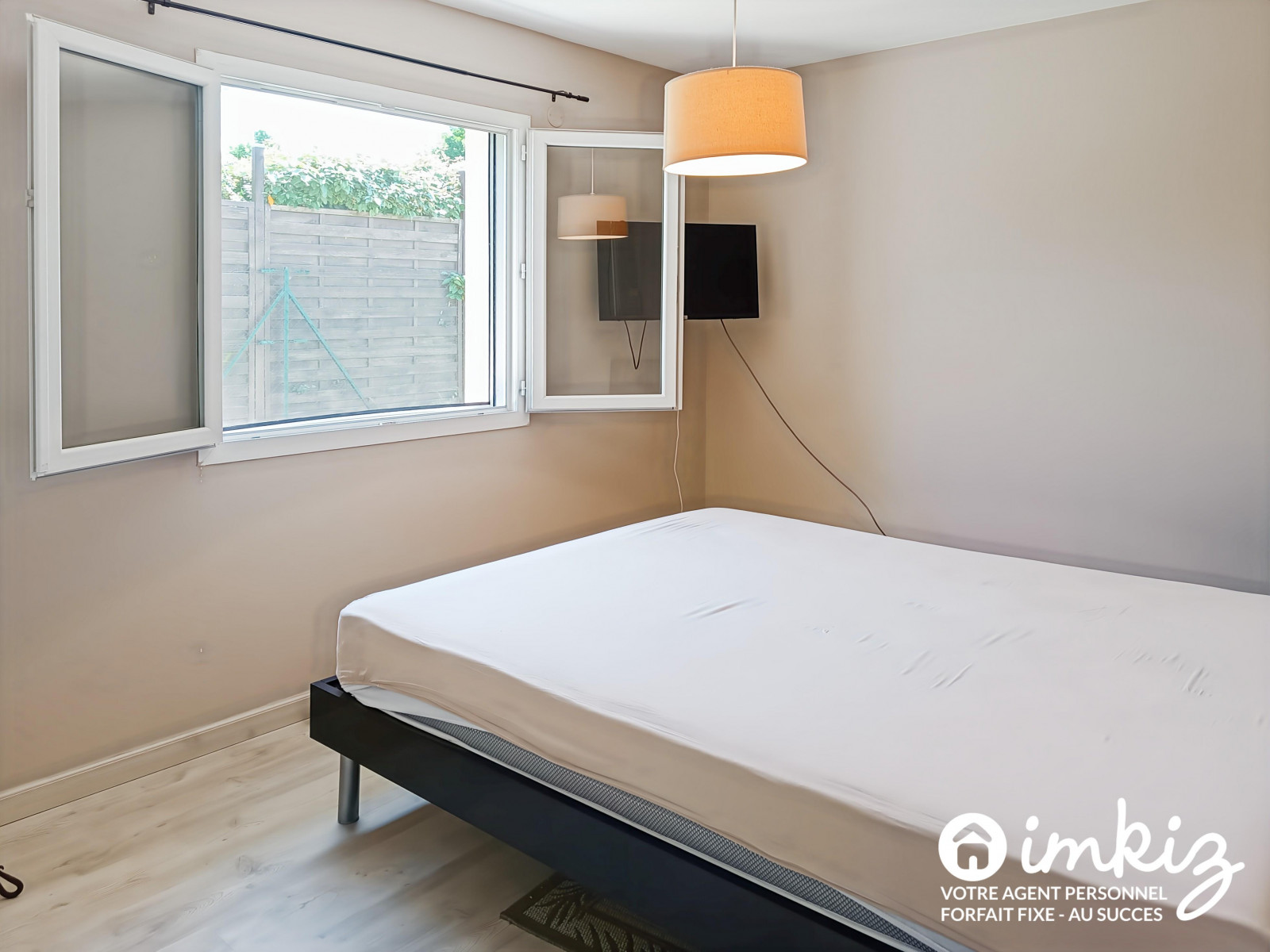 
                                                Vente
                                                 Charmante maison 4 pièces de 100m² avec piscine