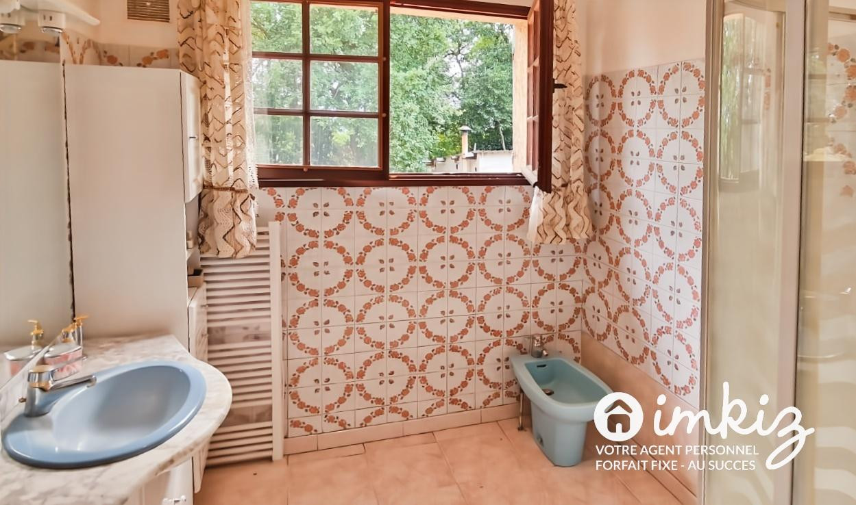 
                                                Vente
                                                 Charmante maison 4 pièces sur terrain de 2000m²