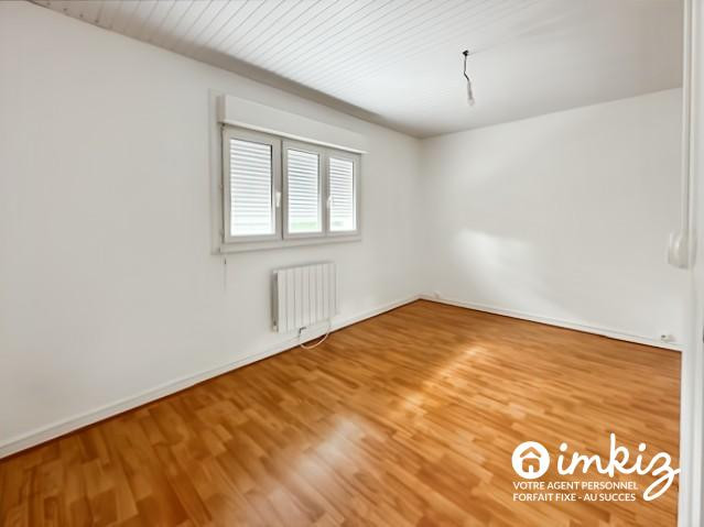 
                                                Vente
                                                 Charmante  maison 5 pièces