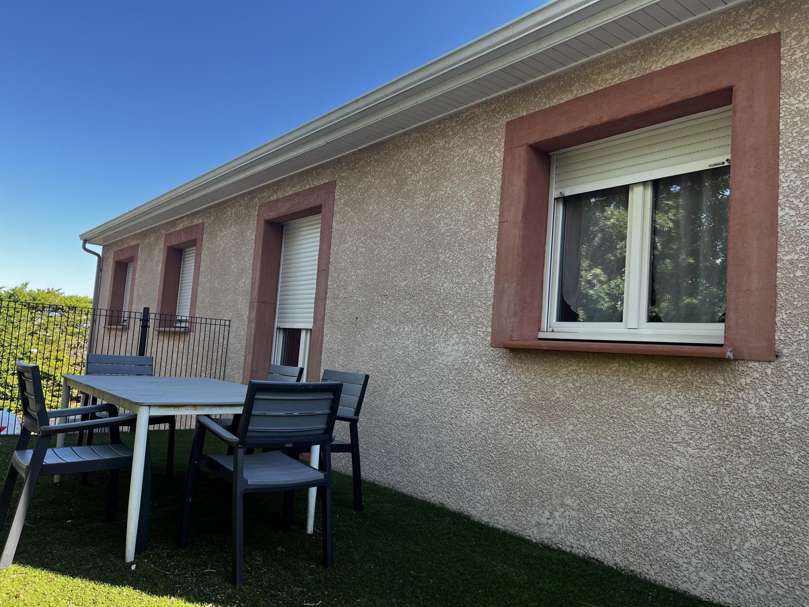 
                                                Location
                                                 Charmante maison