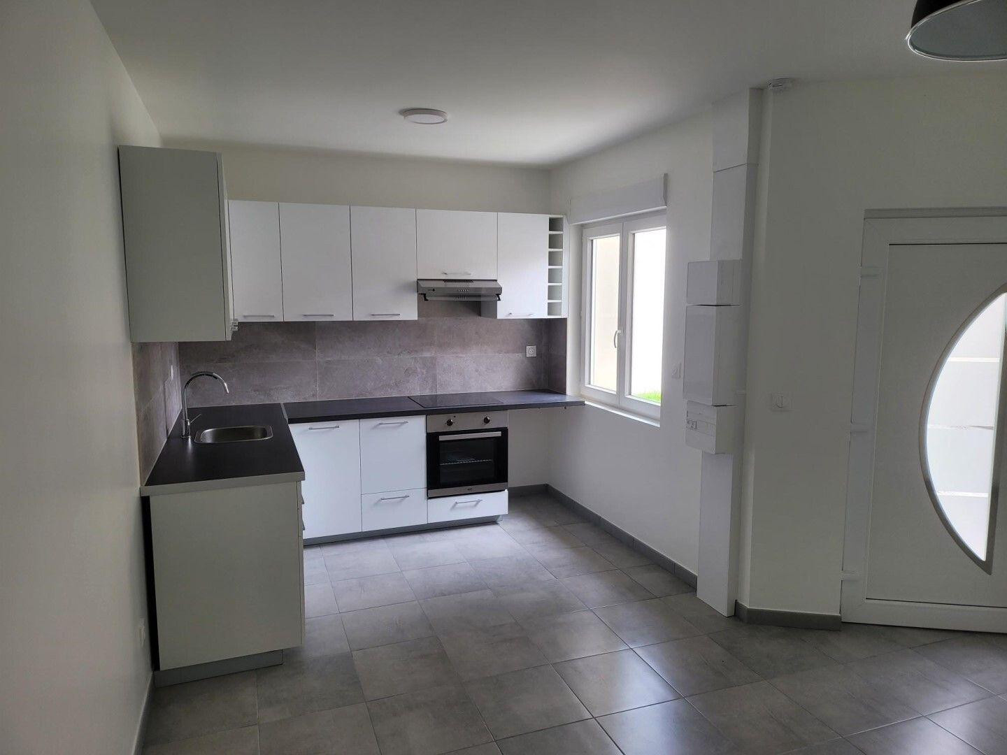 
                                                Location
                                                 Charmante maison 74m² avec jardin privatif