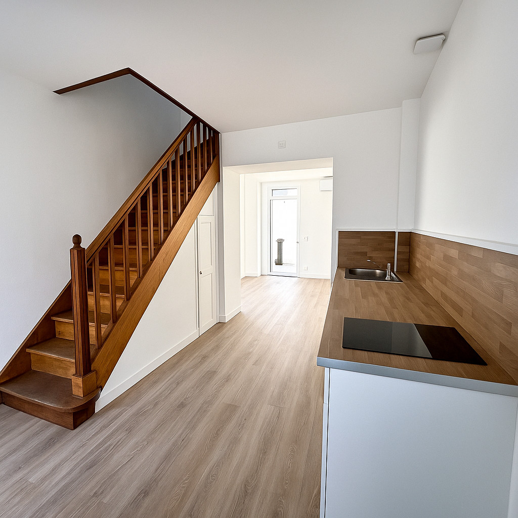 
                                                Vente
                                                 Charmante maison avec terrasse à Angers dans le quartier paisible de La Rue Boileau