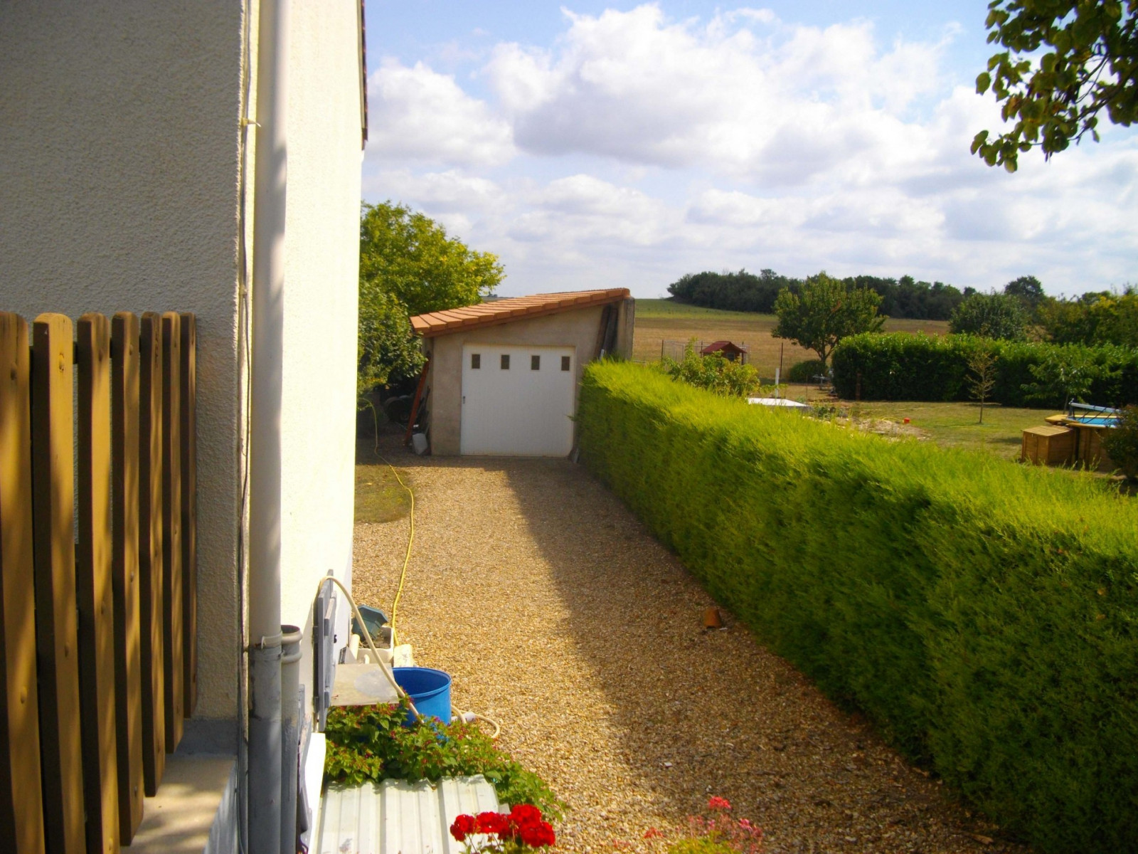 
                                                Vente
                                                 Charmante maison de 102m² sur terrain de 2072m²