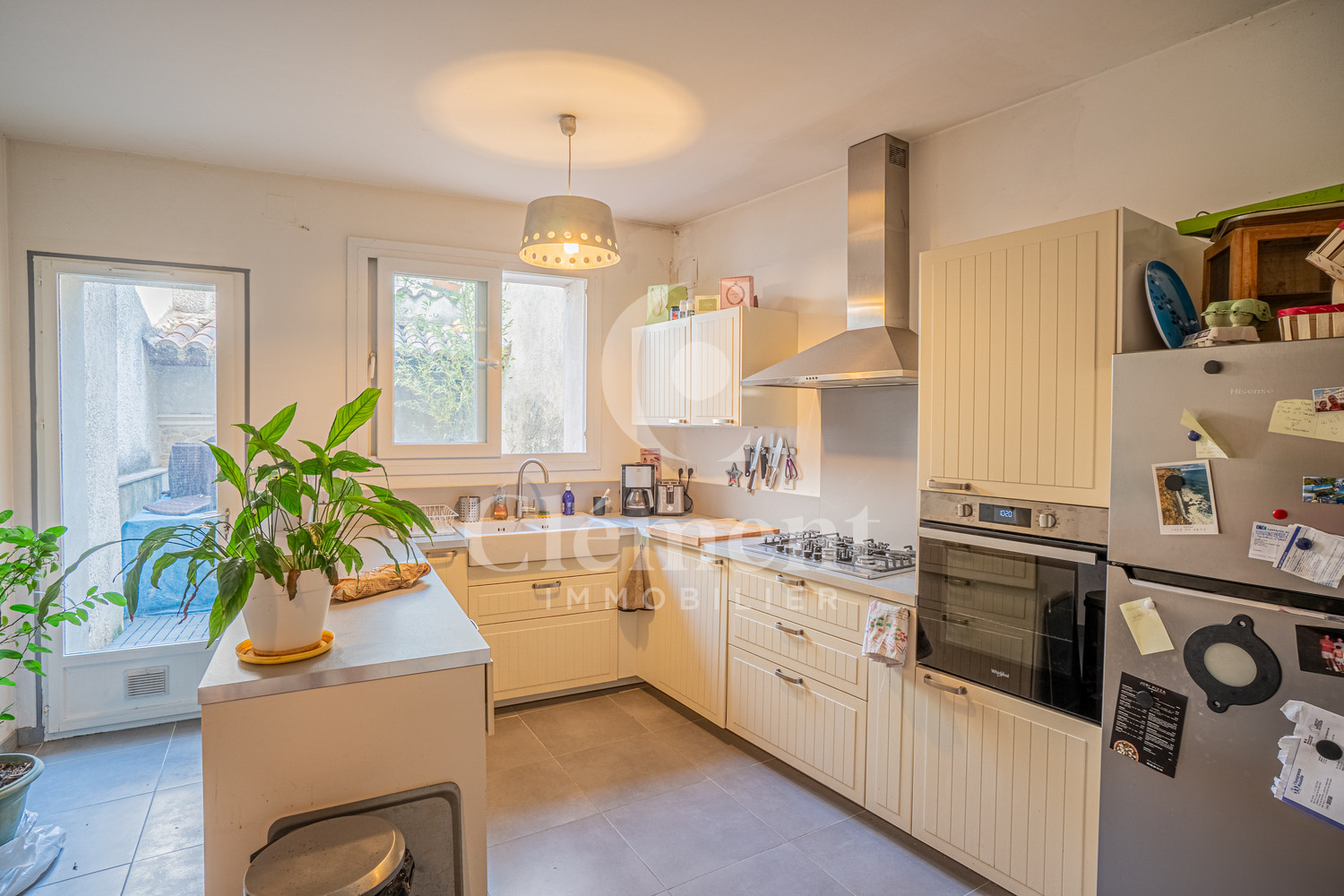 
                                                Vente
                                                 Charmante maison de village, cours privatives