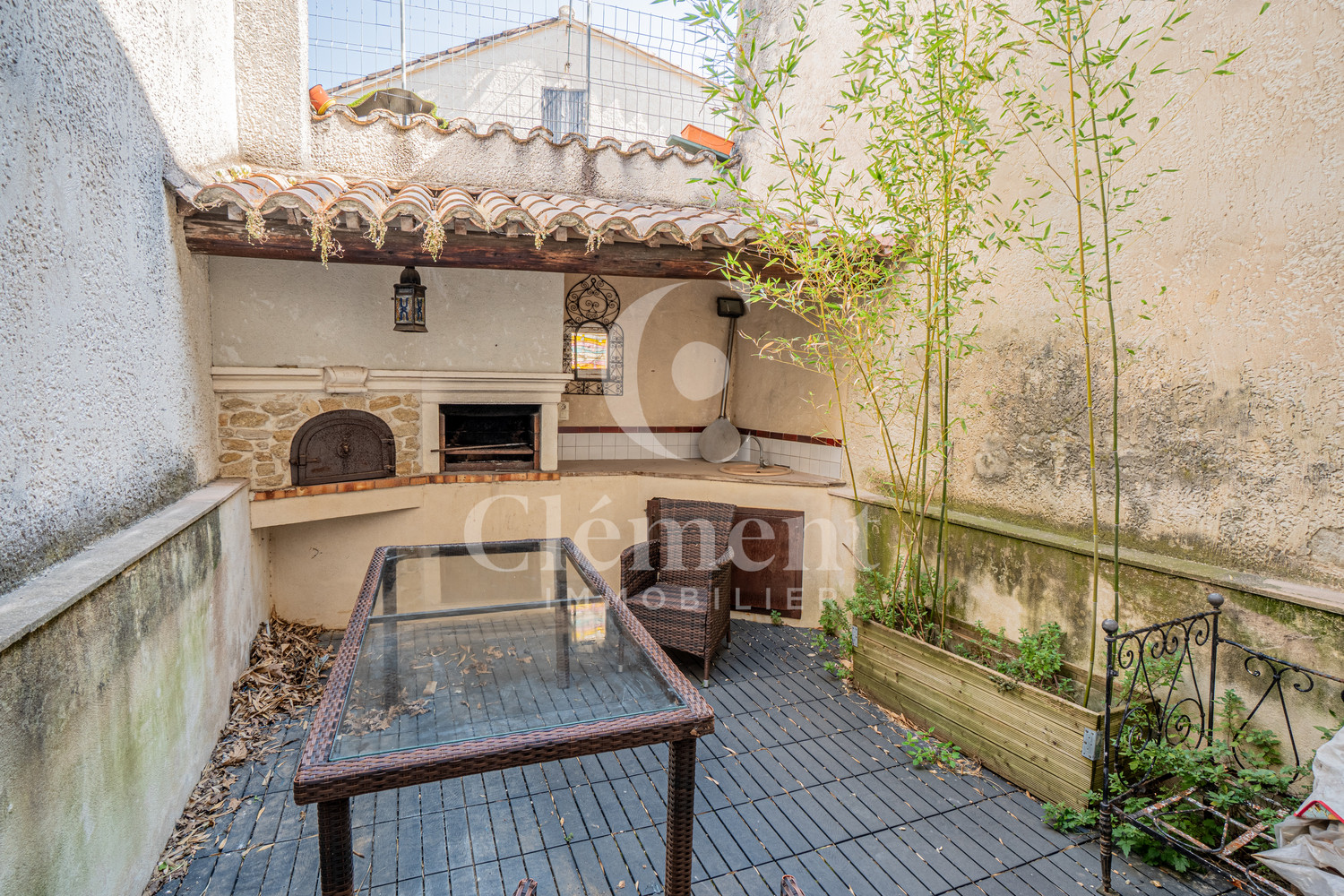 
                                                Vente
                                                 Charmante maison de village, cours privatives