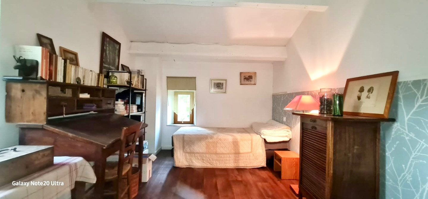 
                                                Vente
                                                 Maison de caractère avec terrain à Goudargues