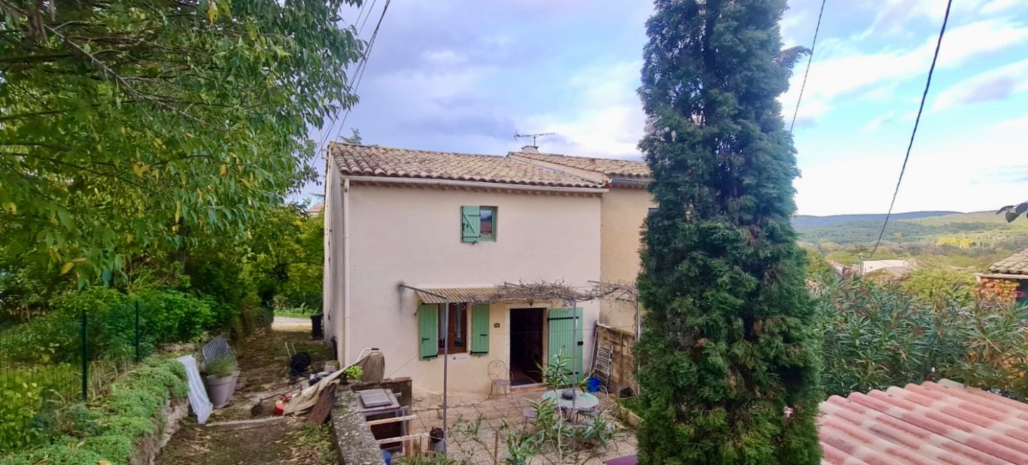 
                                                Vente
                                                 Maison de caractère avec terrain à Goudargues