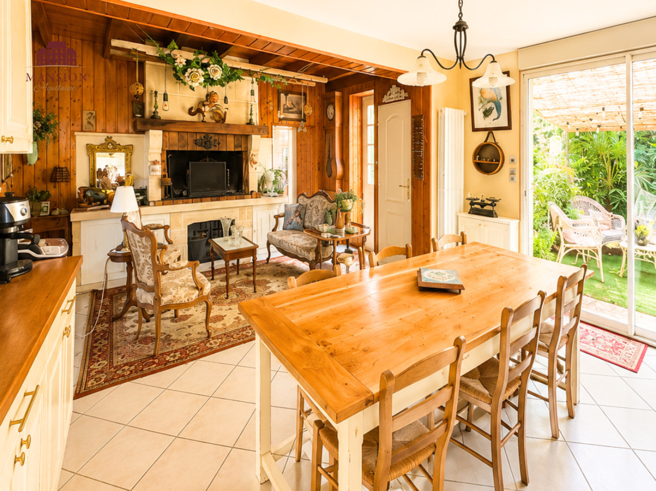 
                                                Vente
                                                 Charmante maison en pierre - Belle parcelle