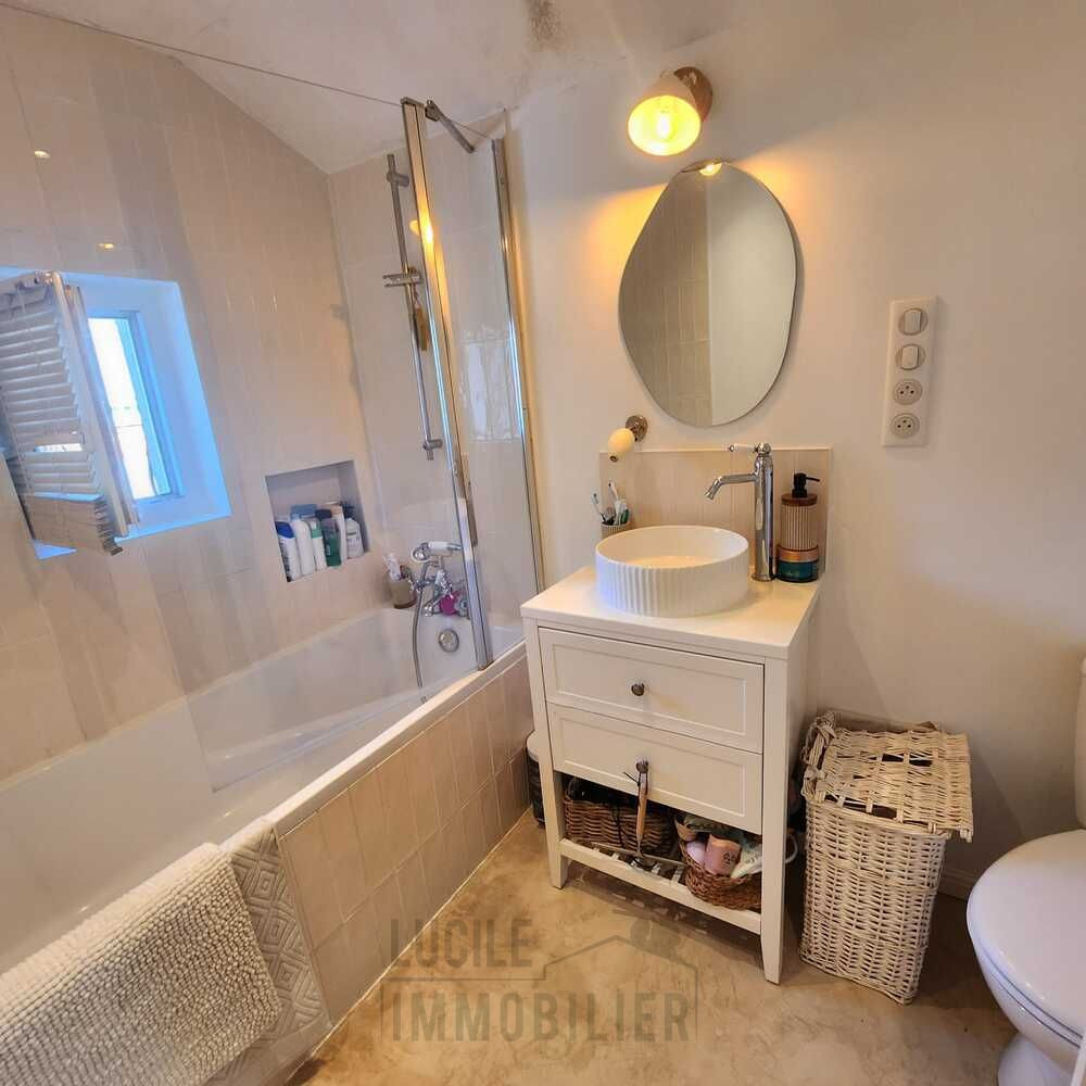 
                                                Vente
                                                 Charmante maison familiale à Fitz- James