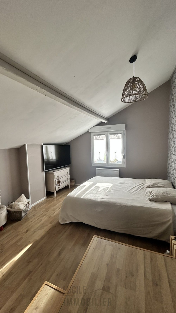 
                                                Vente
                                                 Charmante maison familiale à Fitz- James