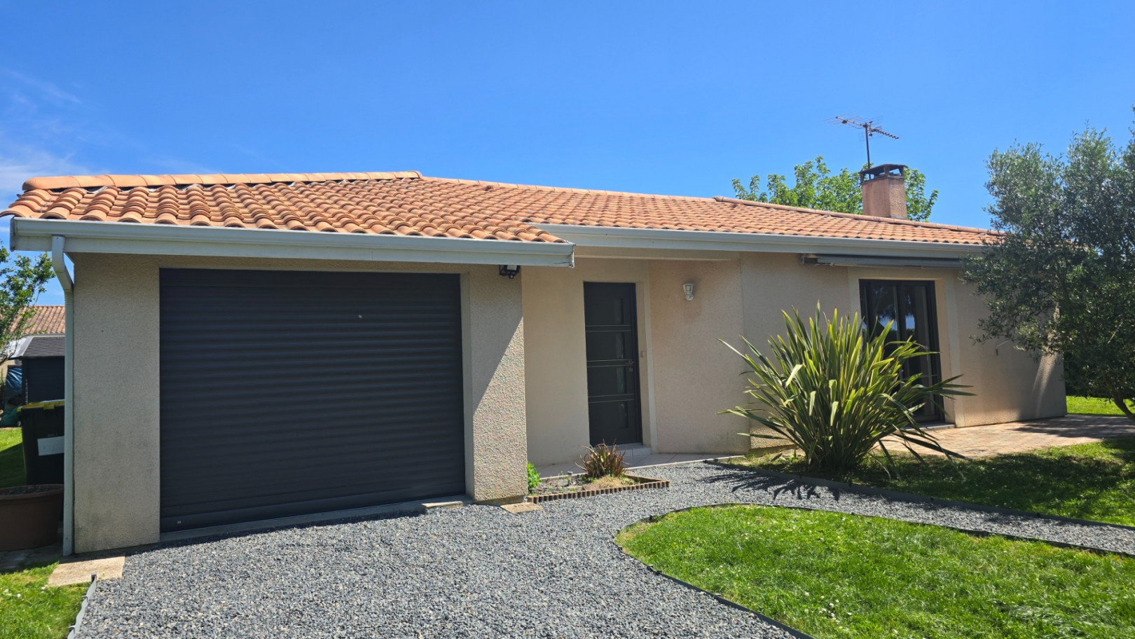 
                                                Vente
                                                 Charmante maison familiale à Saint-André-de-Cubzac