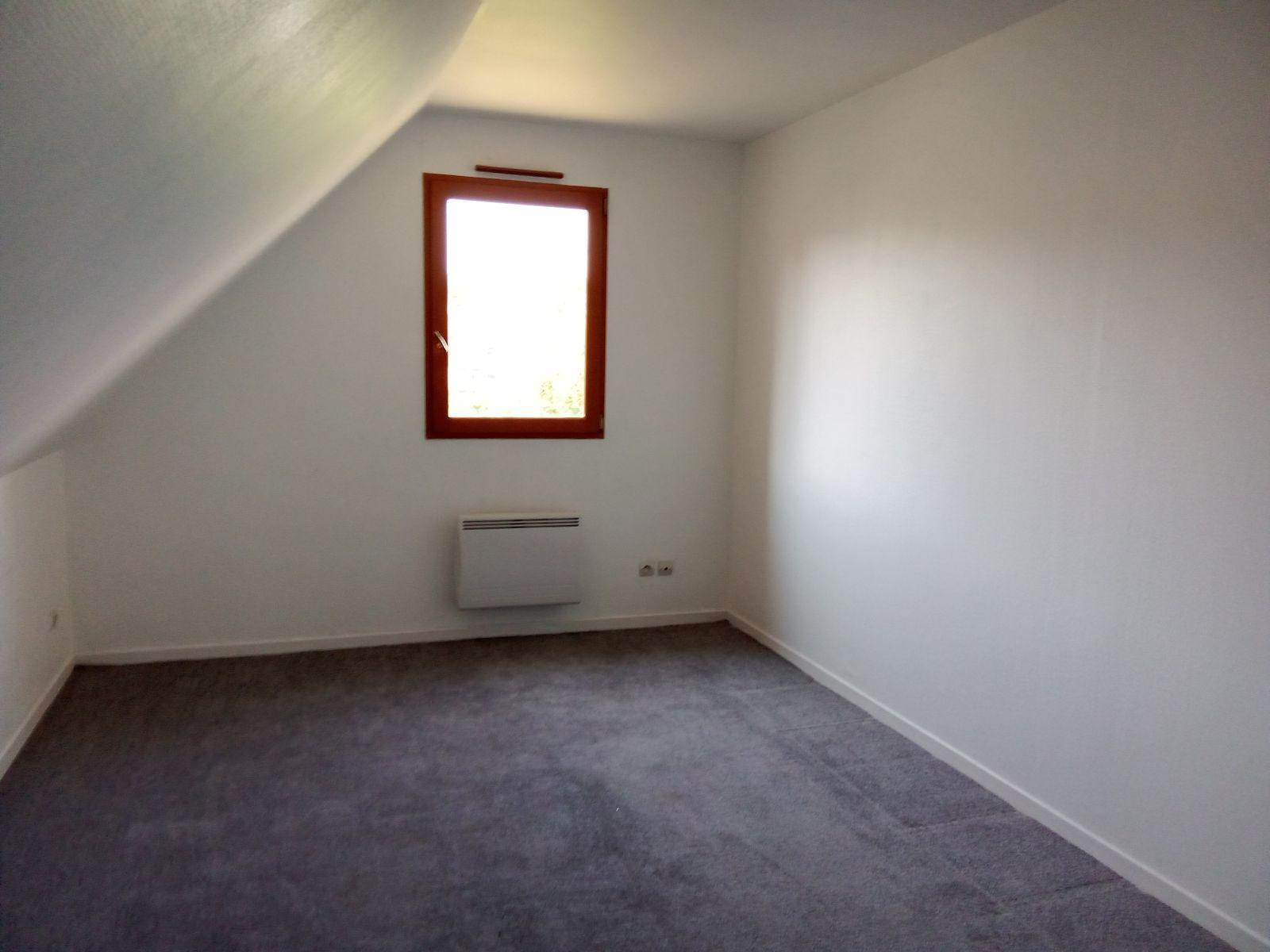 
                                                Location
                                                 Charmante maison individuelle, coin exceptionnel