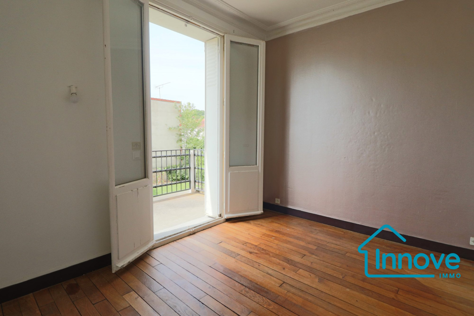 
                                                Vente
                                                 Charmante maison meulières Les Ursines Vélizy