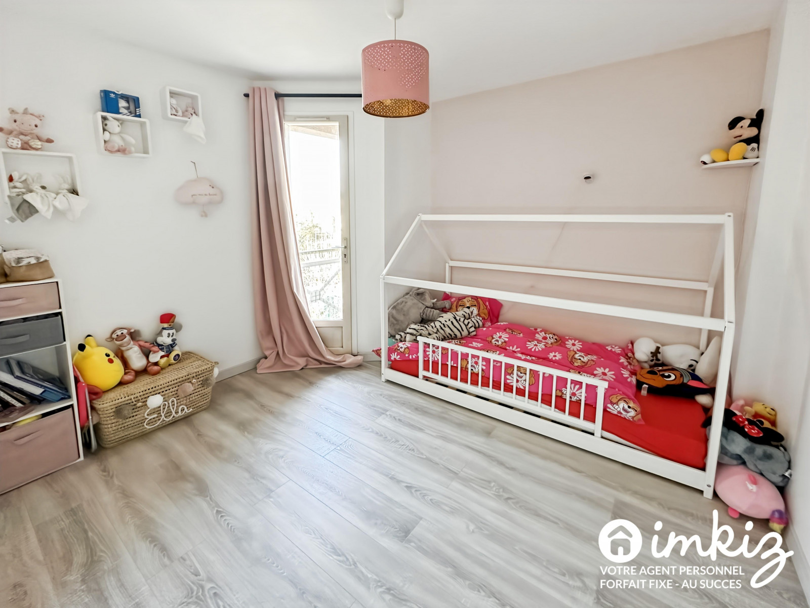 
                                                Vente
                                                 Charmante maison mitoyenne de 4 pièces