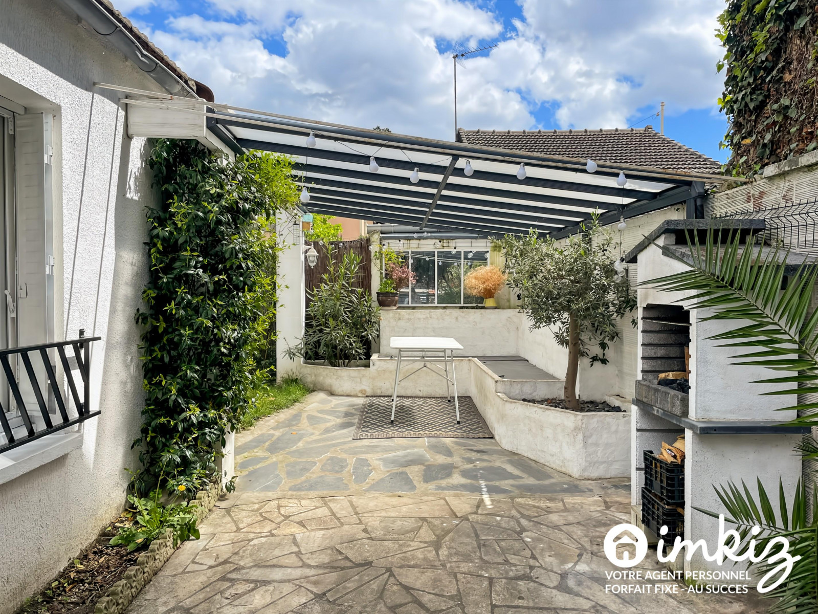 
                                                Vente
                                                 Charmante maison non mitoyenne avec jardin