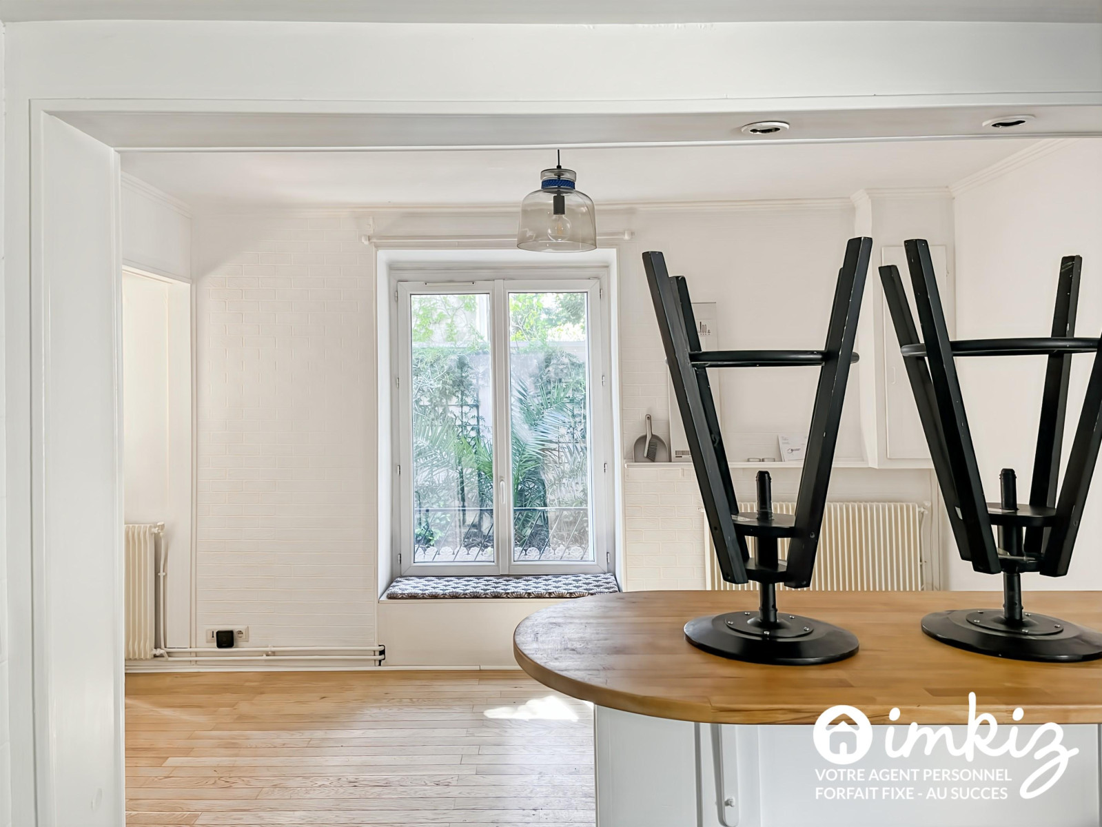 
                                                Vente
                                                 Charmante maison non mitoyenne avec jardin