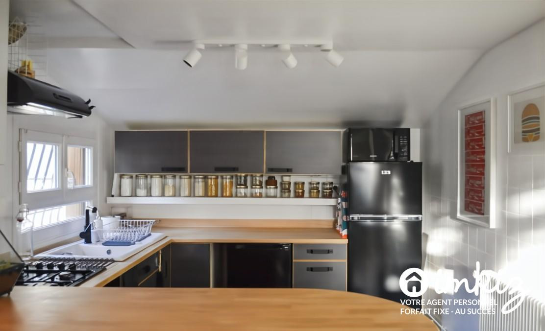 
                                                Vente
                                                 Charmante maison non mitoyenne avec jardin