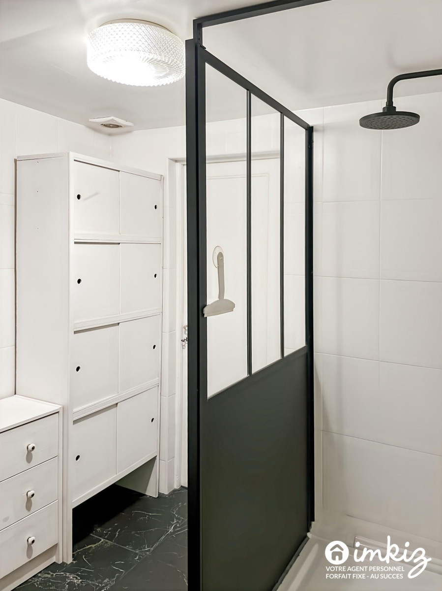 
                                                Vente
                                                 Charmante maison non mitoyenne avec jardin