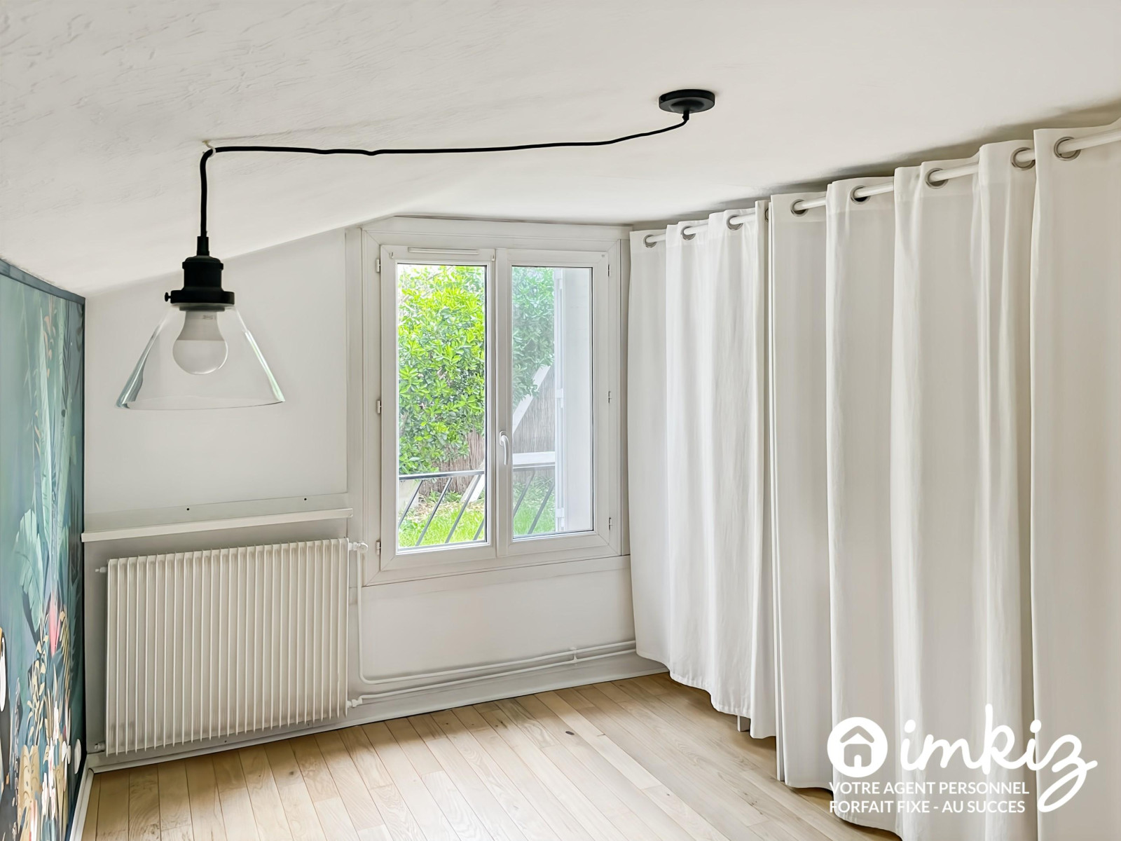 
                                                Vente
                                                 Charmante maison non mitoyenne avec jardin