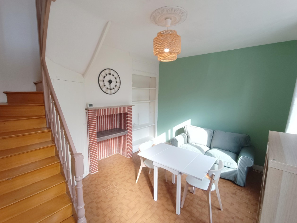 
                                                Vente
                                                 Charmante maison T2 bis + cour Amiens St-Pierre